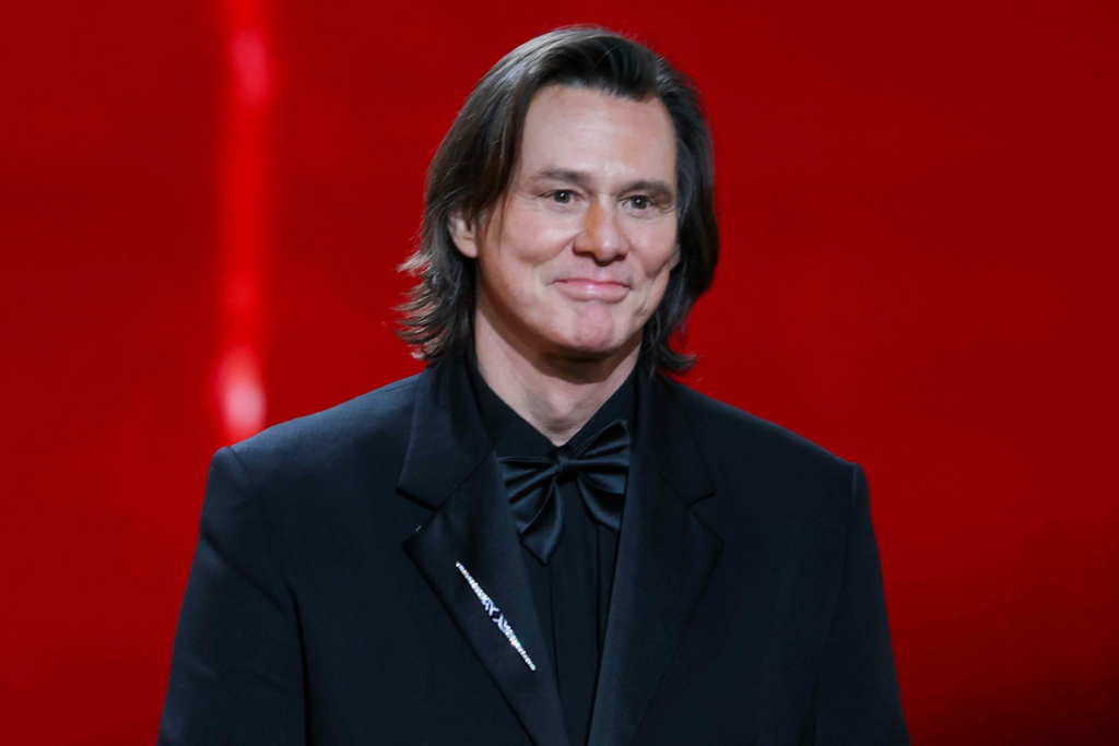 Did a Clone Replace Jim Carrey? Recent Appearance Made Him Look Unrecognizable Did a Clone Replace Jim Carrey? Recent Appearance Made Him Look Unrecognizable