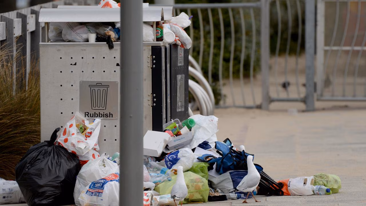 Melbourne councils face ‘biggest ever’ local government strike Melbourne councils face ‘biggest ever’ local government strike